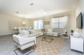 Lyon King Close to Tourist Attractions